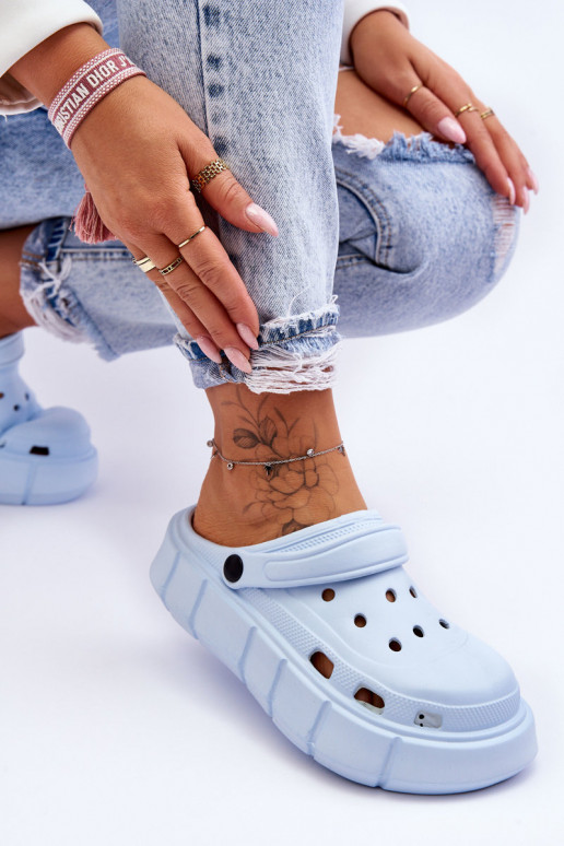 Sussid platvormiga Helesinine Beckett