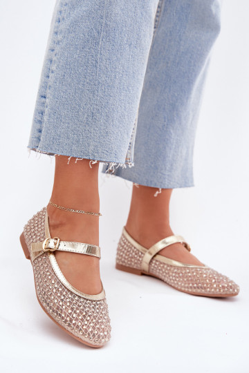 Kaunistustega Baleriinad Pealiste omad rihmadega I neetide ja pandlaga Kuldset värvi Avirae