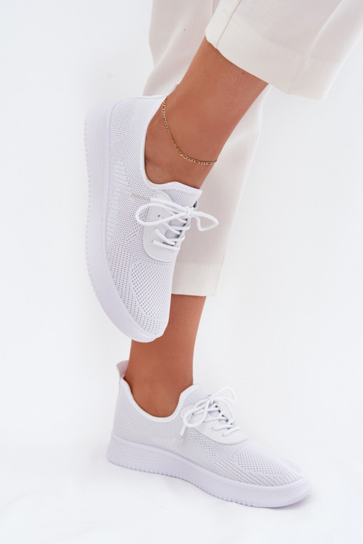 Riidest Slip-on spordijalatsid platvormiga Pealiste omad valget värvi Kalyra Riidest Slip-on spordijalatsid platvormiga Pealiste omad valget värvi Kalyra