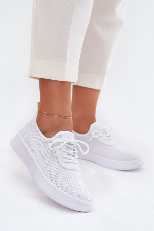 Riidest Slip-on spordijalatsid platvormiga Pealiste omad valget värvi Kalyra Riidest Slip-on spordijalatsid platvormiga Pealiste omad valget värvi Kalyra