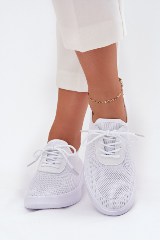 Riidest Slip-on spordijalatsid platvormiga Pealiste omad valget värvi Kalyra Riidest Slip-on spordijalatsid platvormiga Pealiste omad valget värvi Kalyra