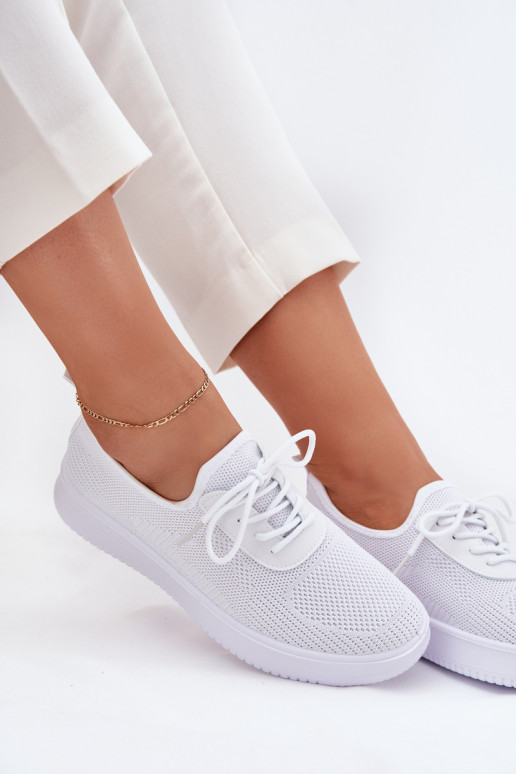 Riidest Slip-on spordijalatsid platvormiga Pealiste omad valget värvi Kalyra Riidest Slip-on spordijalatsid platvormiga Pealiste omad valget värvi Kalyra