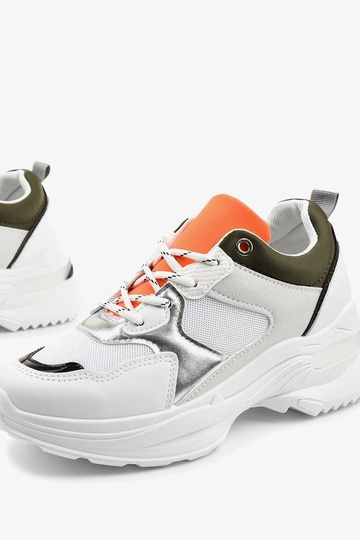 Mustad sametist kõrged...