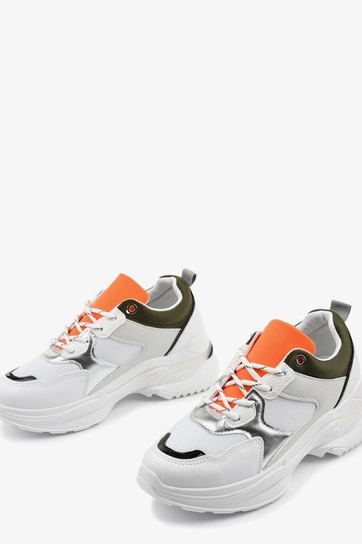 Mustad sametist kõrged kontsad,...