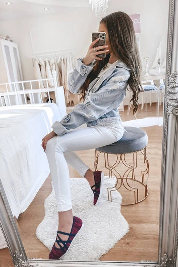 Roosad sametist kingad...