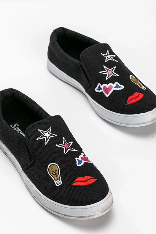 Mustad kangast kingad...