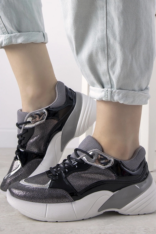 Mustad kõrge tallaga tossud Rude