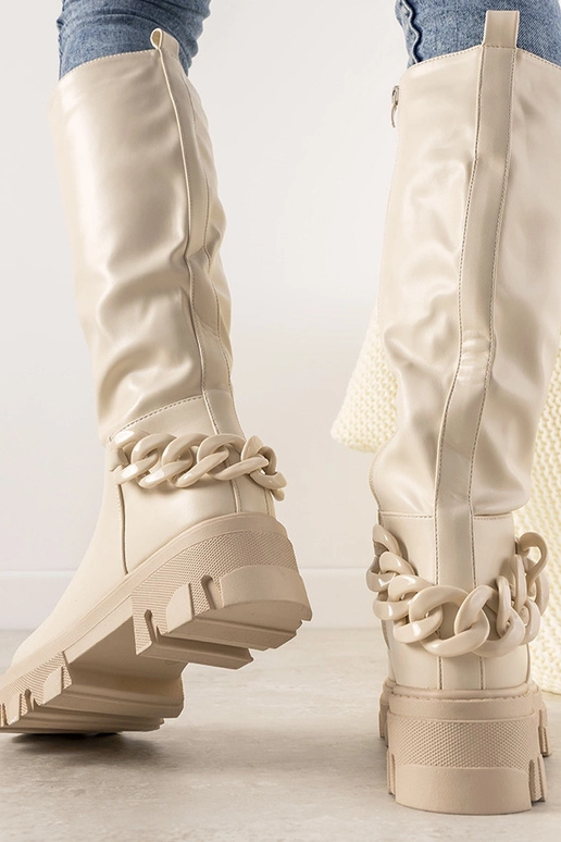 Liivakarva saapad ahelaga, „Coniak"