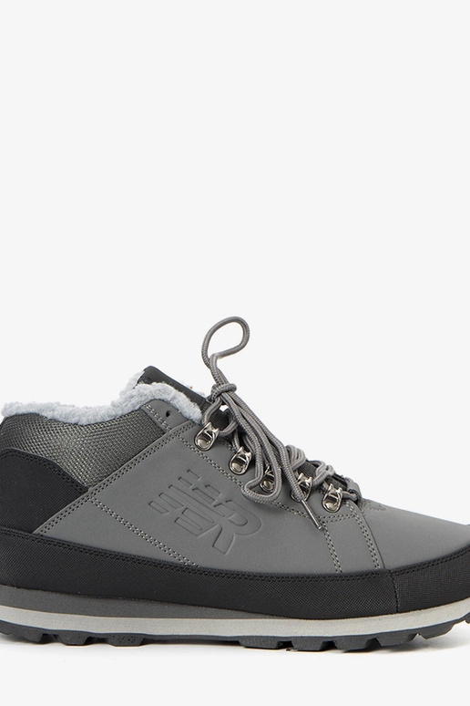 Hallid isolatsiooniga spordijalatsid... Hallid isolatsiooniga spordijalatsid...