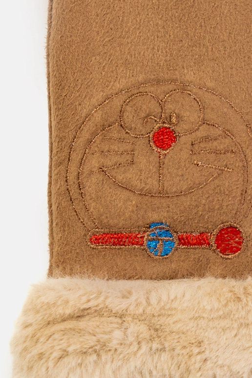 Kitty Brown lastekindad