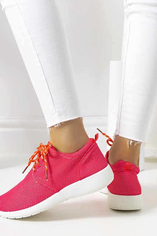 Roosad sportlikud jalanõud, „Targot"