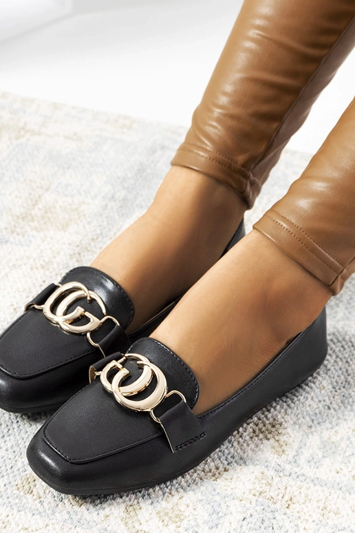 Mustad pätsid kuldse pandlaga Theresa Mustad pätsid kuldse pandlaga Theresa