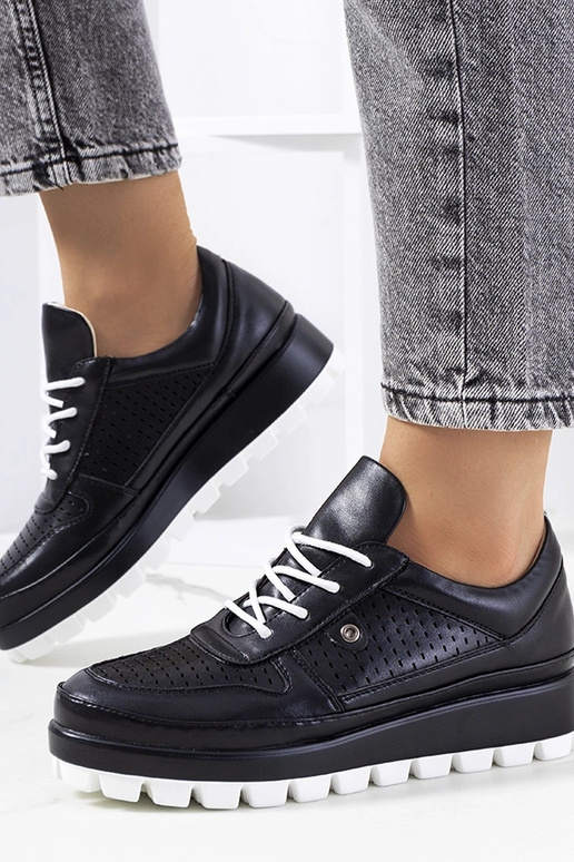 Mustad õhulised spordijalatsid, „Assels"