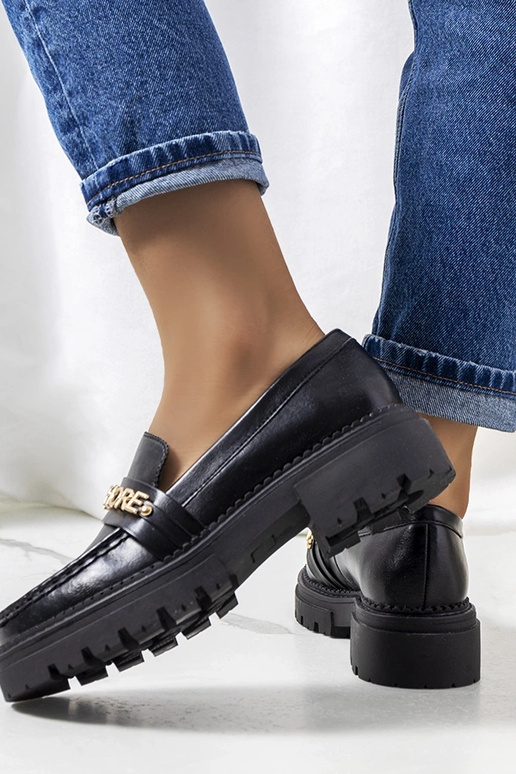 Mustad mokasiinid kõrgel tallal,...