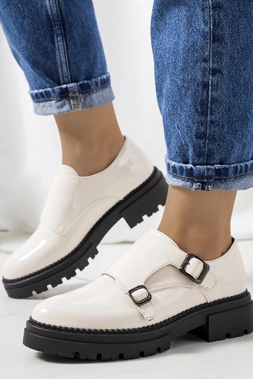 Valks beežid lakknahast kingad