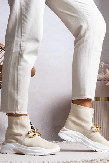 Taryn Beeži ketiga tossud