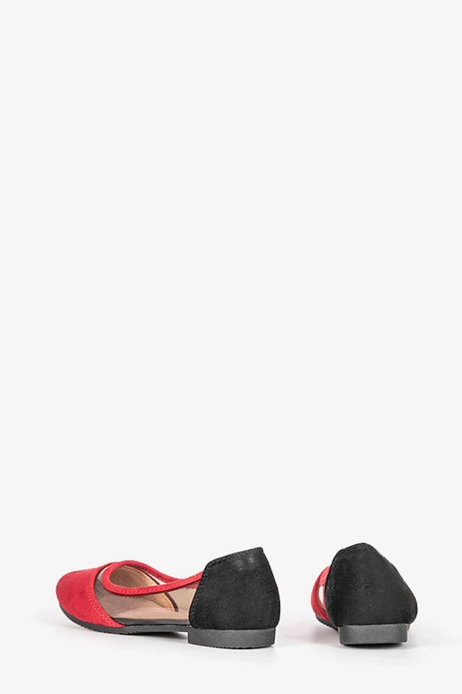 Kortes punasest seemisnahast laste... Kortes punasest seemisnahast laste...