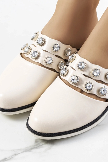 Liivakarva sussid nupudega,... 2