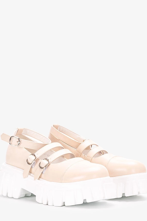 Kreemi värvi poolsaapad traktori...