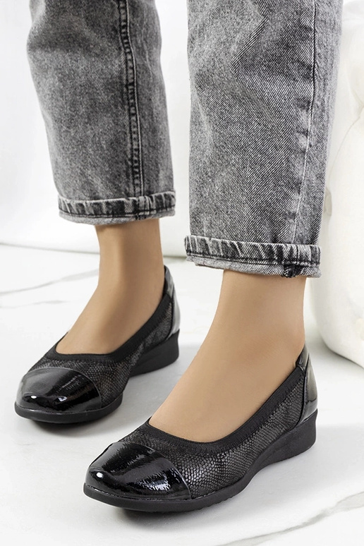 Musta jalatsid, „Mercer"