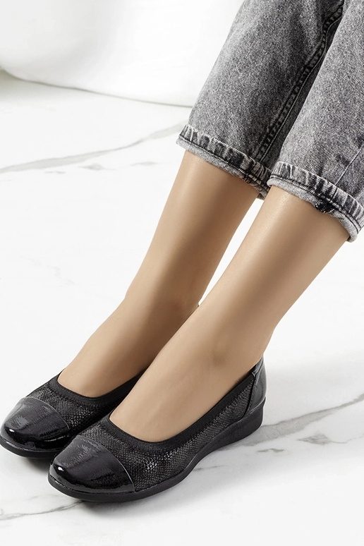 Musta jalatsid, „Mercer"