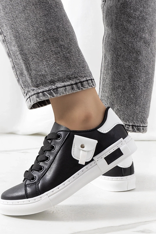 Musta naiste spordijalatsid, „Frame"