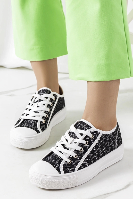 Mustad Chelmsi tossud