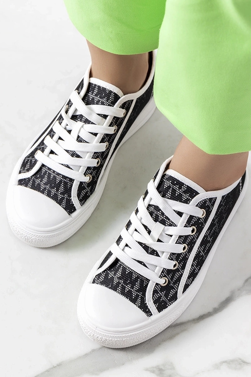 Mustad Chelmsi tossud