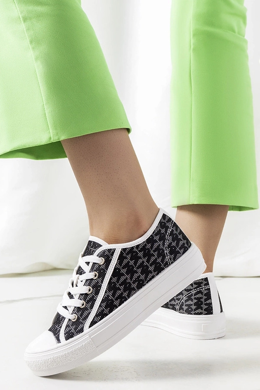 Mustad Chelmsi tossud