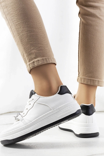 Valged Maringi ketiga tossud