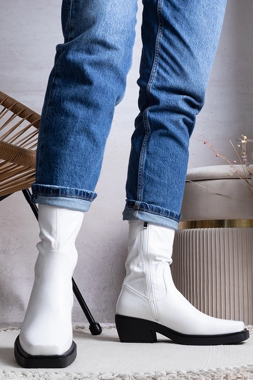 Valged saapad kõrgel kontsal, „Marisa"