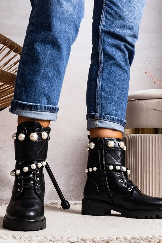 Mustad naiste nöörsaapad pärlitega...