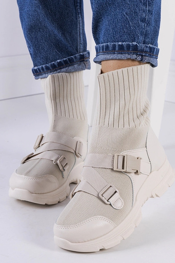 Beežid Saker tossud