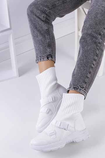 White Saker tossud 2