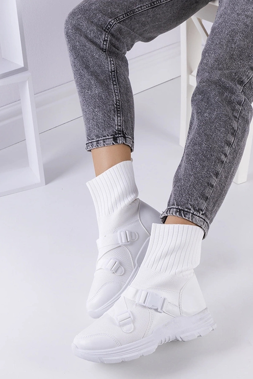 White Saker tossud White Saker tossud