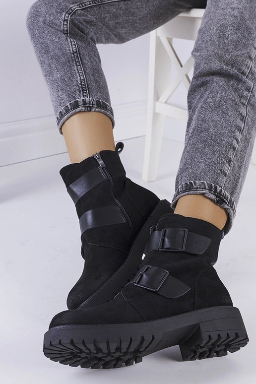 Mustad kunstsuede kingad Leurbost