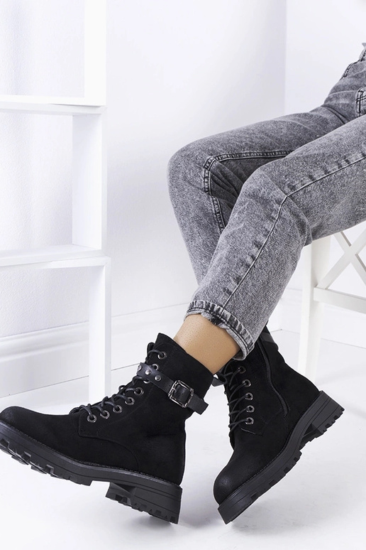 Mustad naiste nöörsaapad Narnclaedra