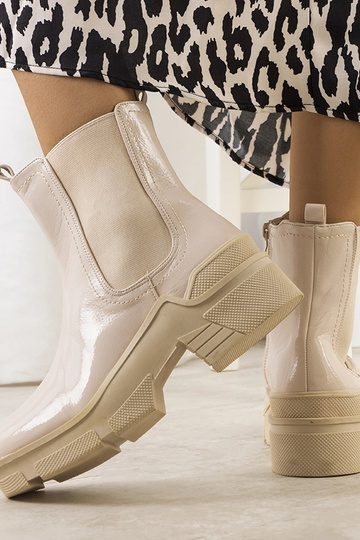 Beežid lakknahast... 2