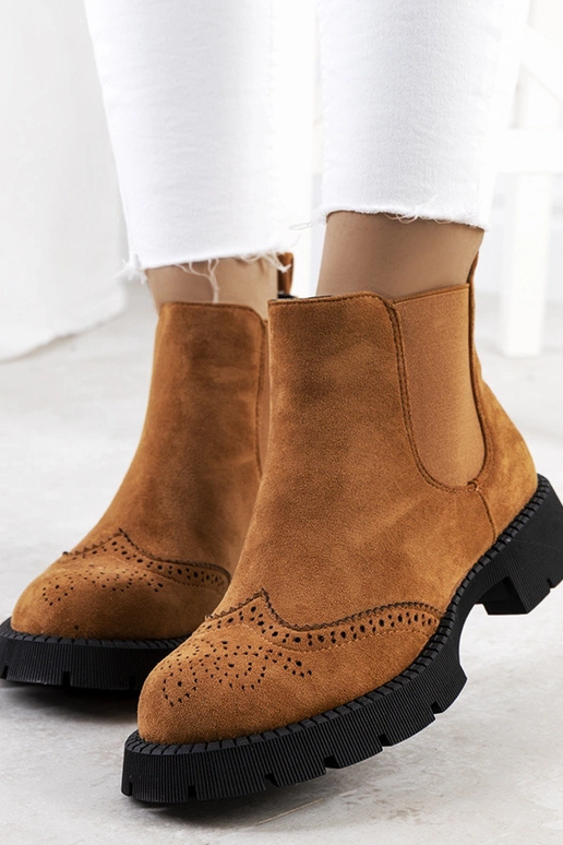 Pruunid saapad massiivse tallaga,...