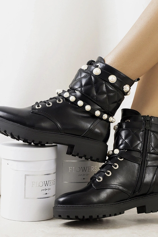 Mustad naiste Cesia saapad