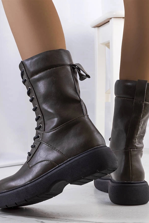 Costel naiste rohelised matkasaapad