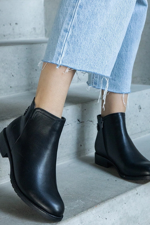 Mustad Baida soojustusega poolsaapad