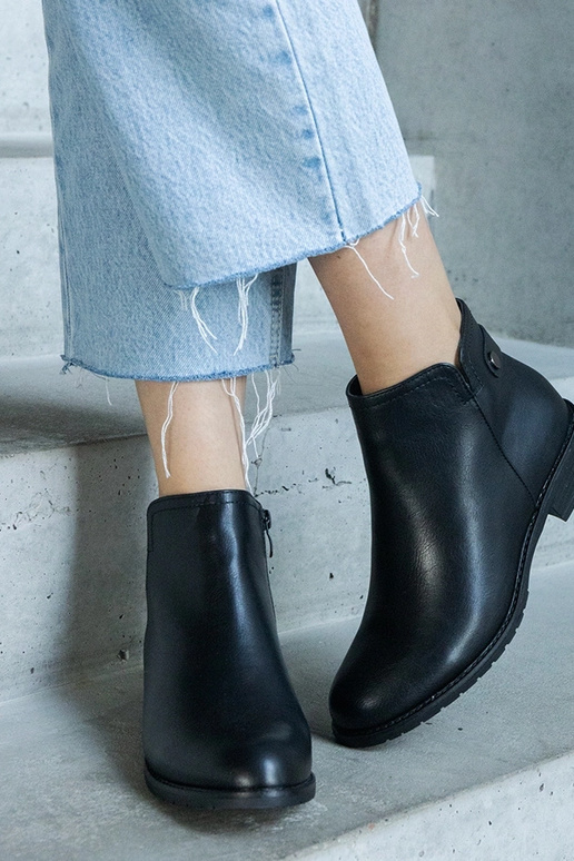 Mustad Baida soojustusega poolsaapad