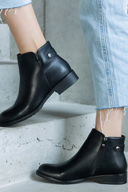 Mustad Baida soojustusega poolsaapad