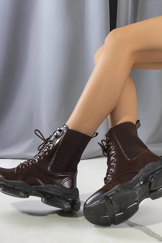 Pruunid Sedile poolsaapad