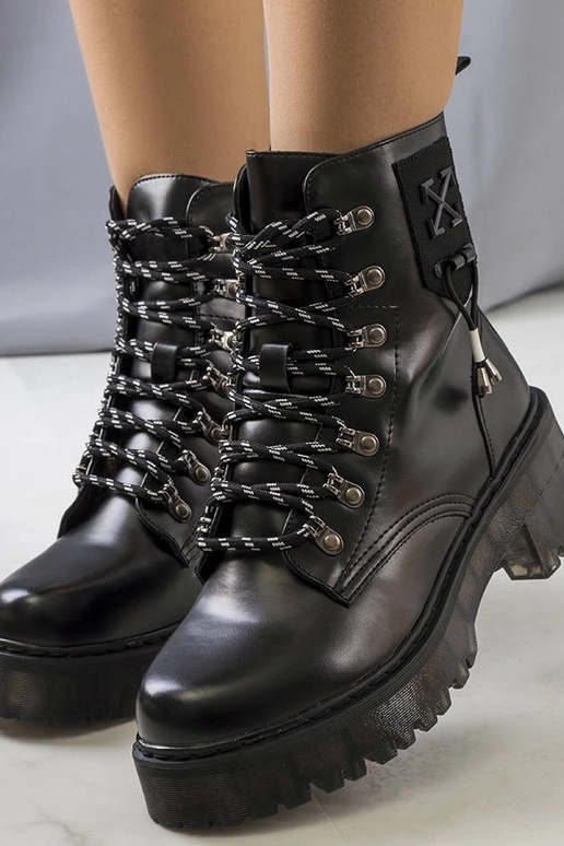 Mustad poolsaapad dekoratiivse...