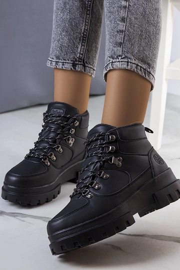 Musta talve matkasobivad saapad, „LCJ-22-31-1435L Lee Cooper"