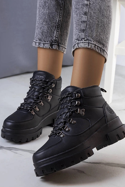 Musta talve matkasobivad saapad,...