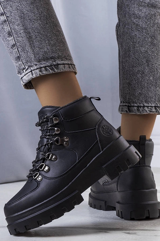 Musta talve matkasobivad saapad,...