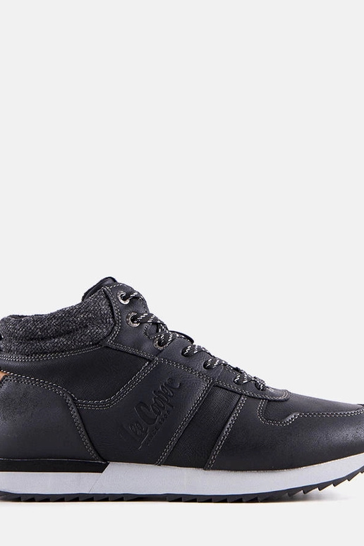 Musta talve matkasobivad saapad,...